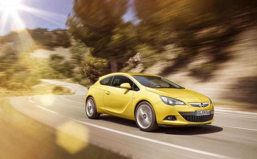  Opel Astra GTC 2011 года  (фото 20 из 23)